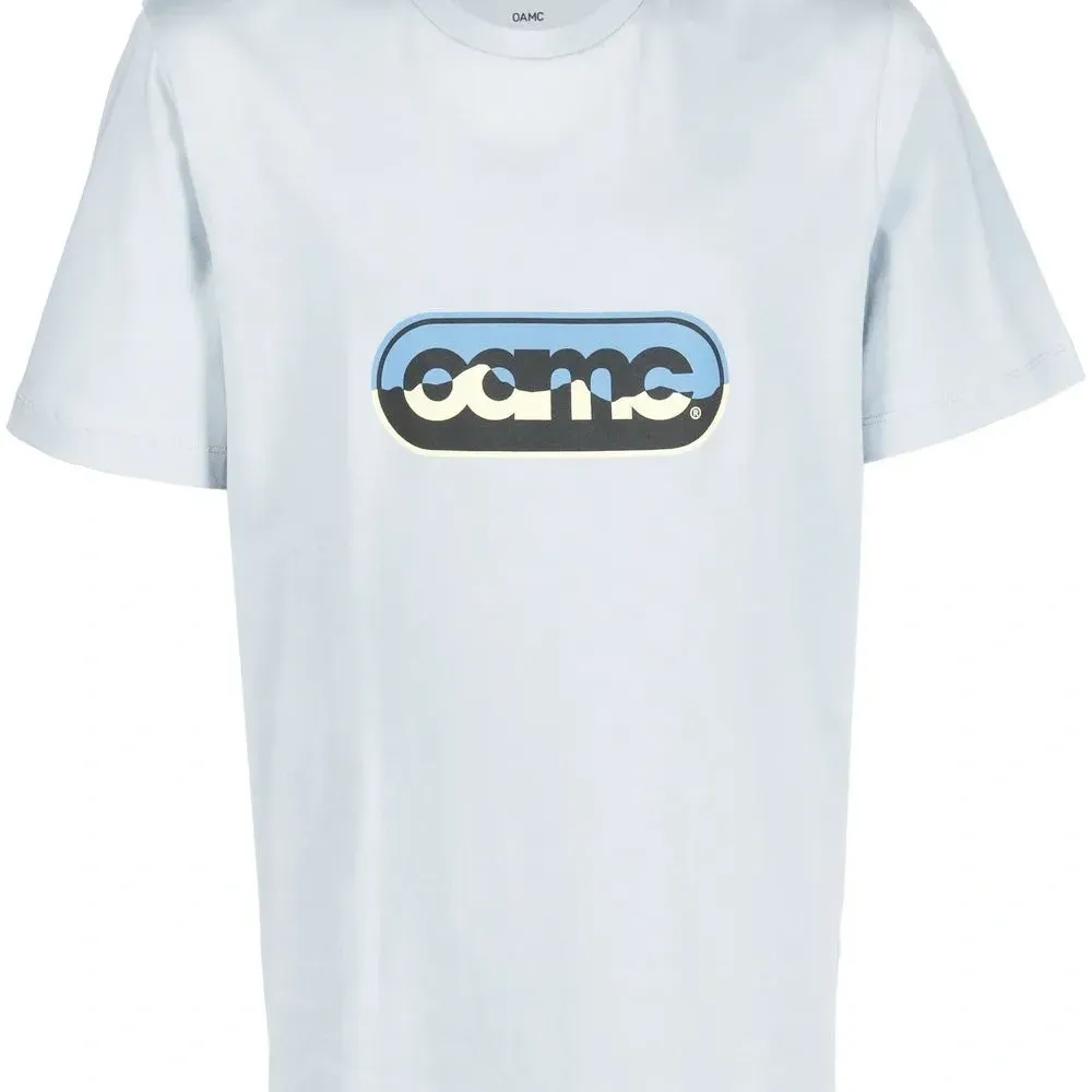 Футболка с логотипом