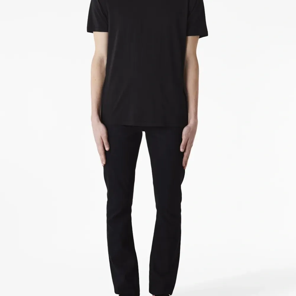 Футболка с круглым вырезом