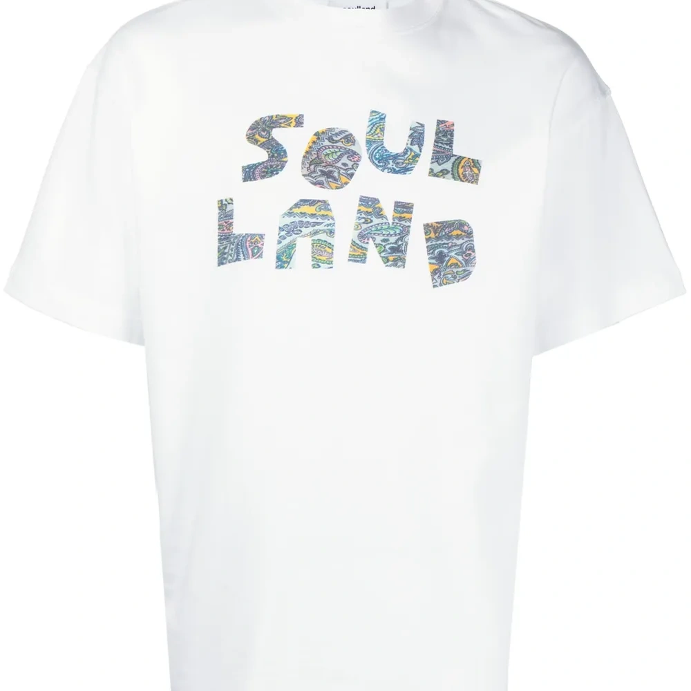 Футболка с логотипом