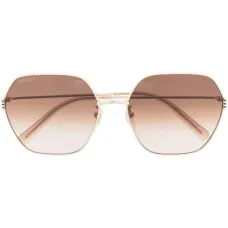 Солнцезащитные очки в геометричной оправе