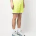 Спортивные шорты с контрастными вставками