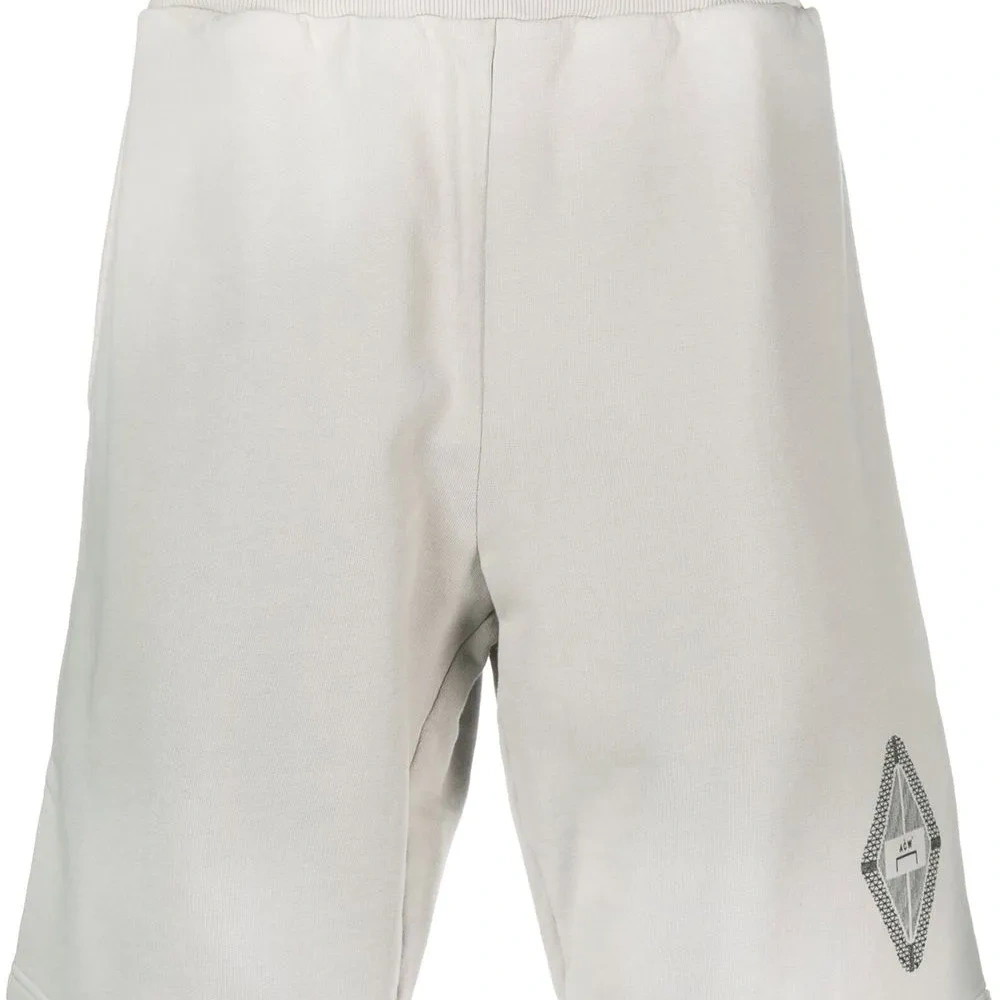 Спортивные шорты с эластичным поясом