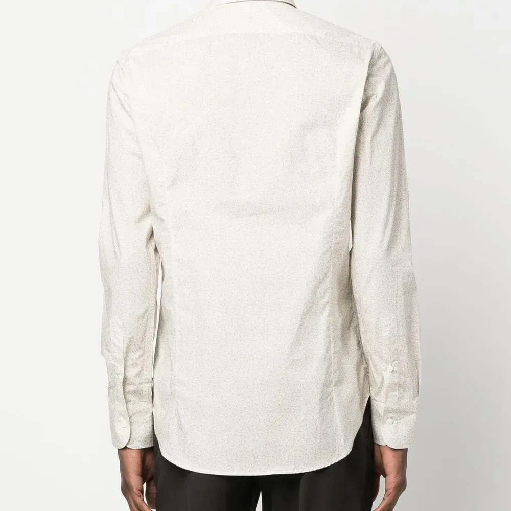 Однотонная рубашка на пуговицах