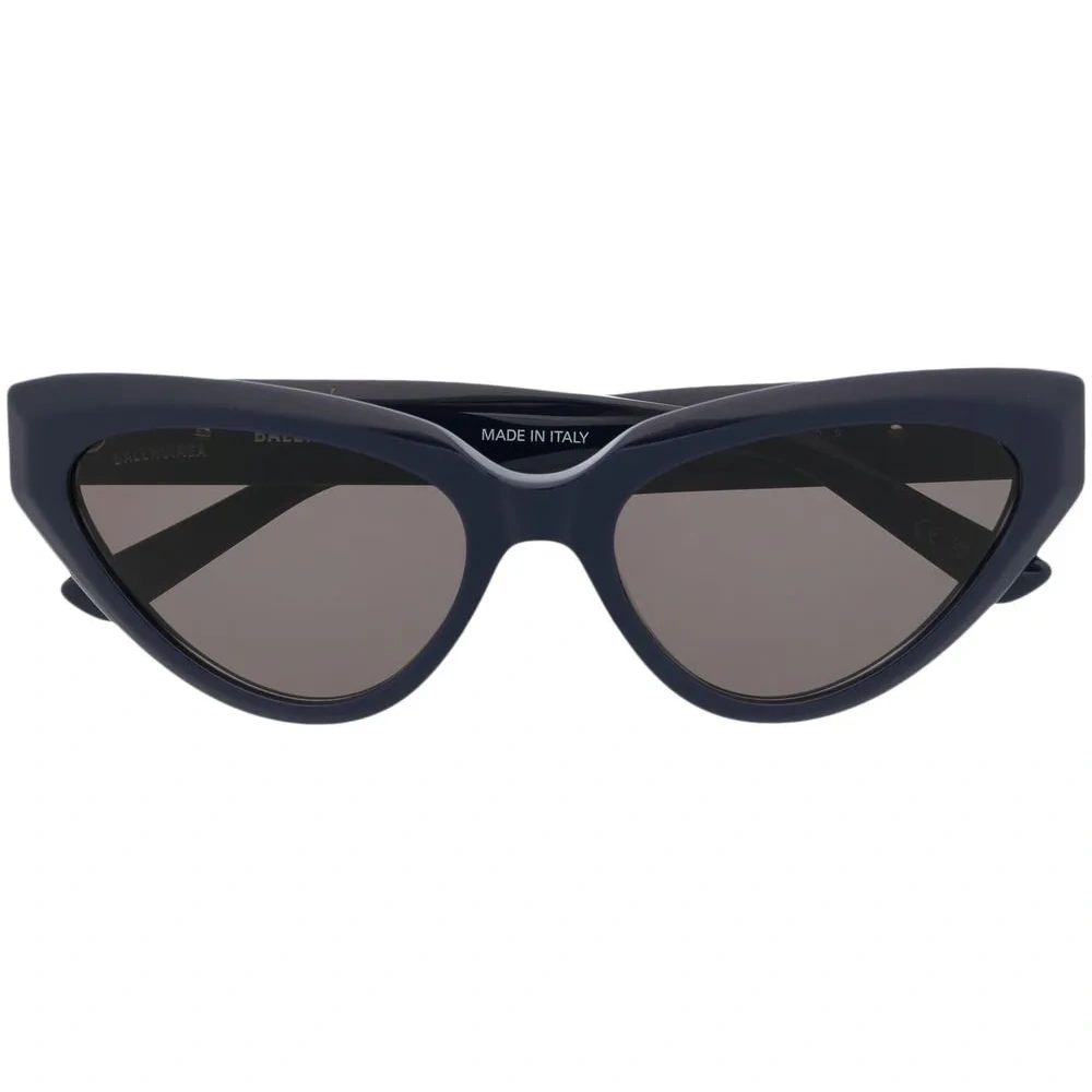 Солнцезащитные очки в оправе 'кошачий глаз' Солнцезащитные очки в оправе 'кошачий глаз'