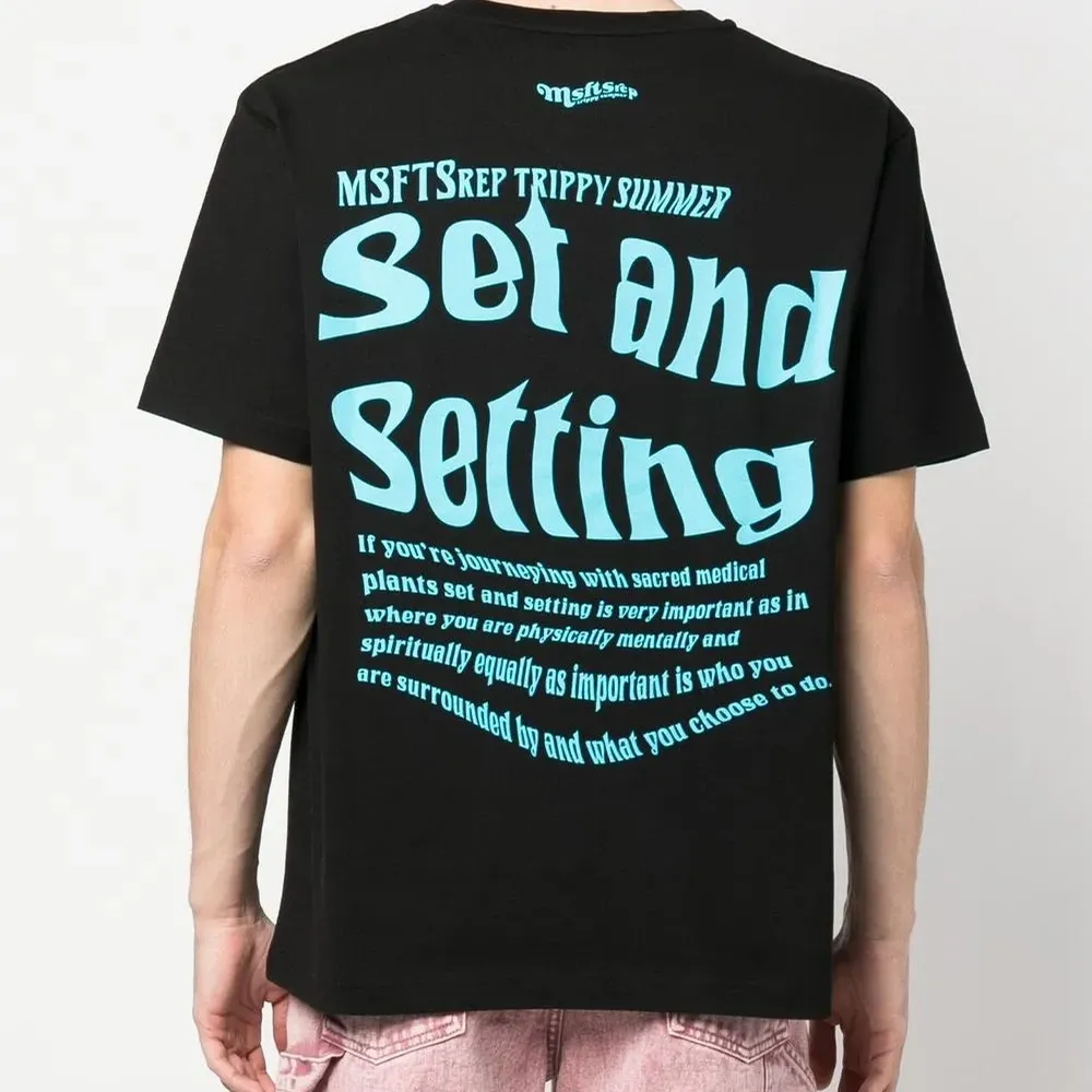 Футболка с графичным принтом