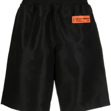 Спортивные шорты с нашивкой-логотипом