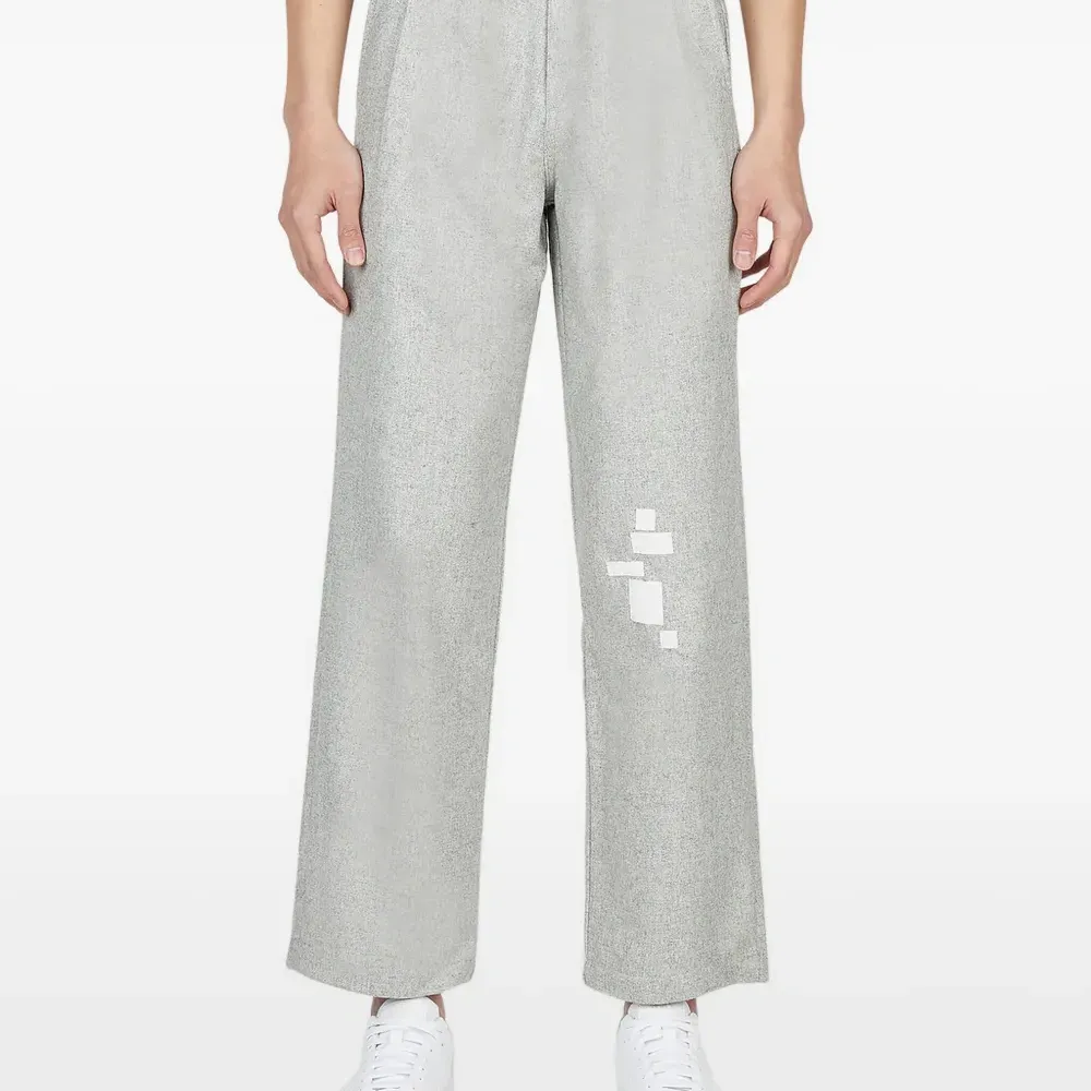 брюки с графичным принтом и складками