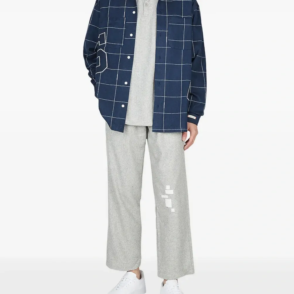 брюки с графичным принтом и складками