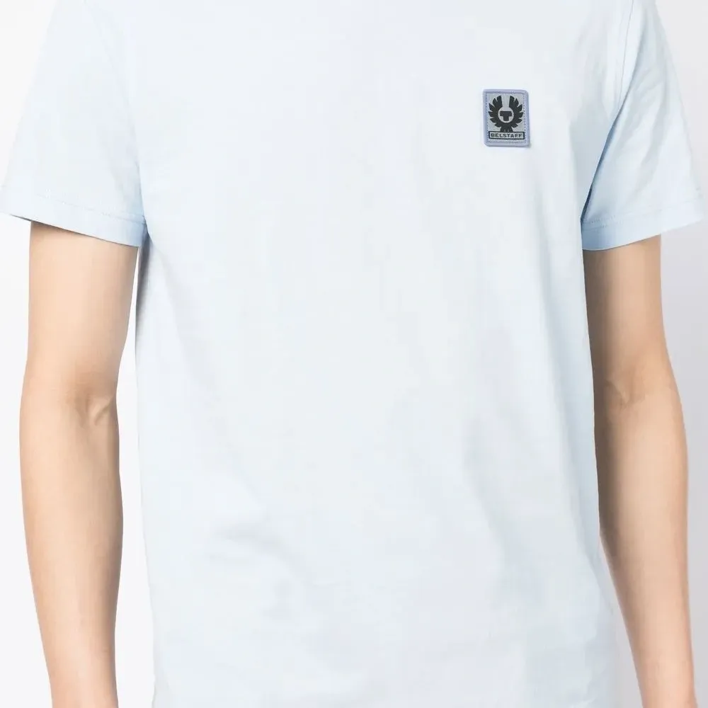 Футболка с нашивкой-логотипом