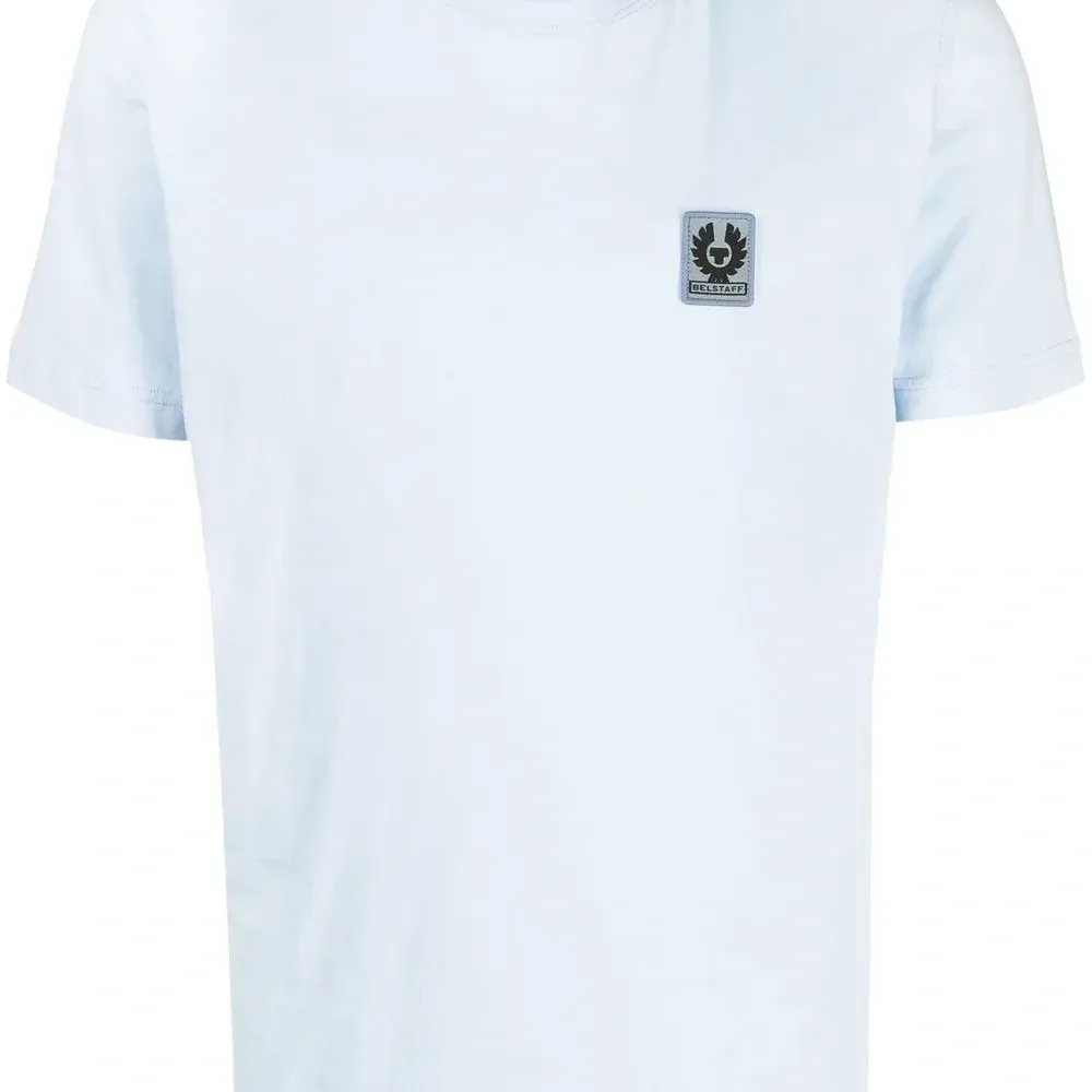 Футболка с нашивкой-логотипом