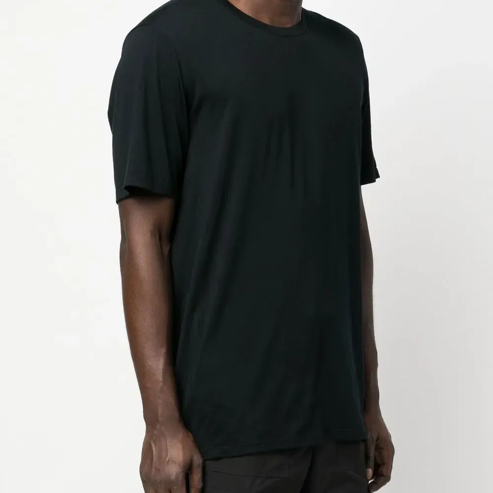 Футболка из смесовой шерсти