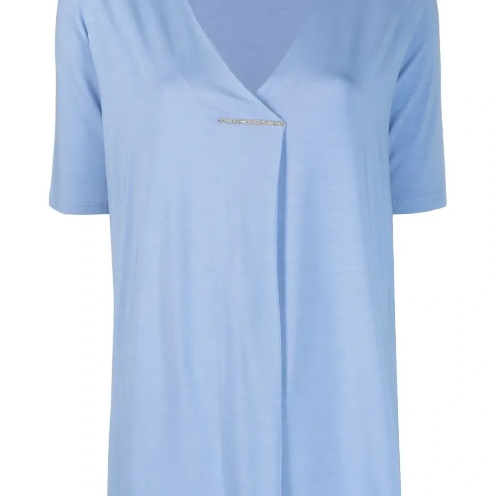 Футболка с декоративной строчкой