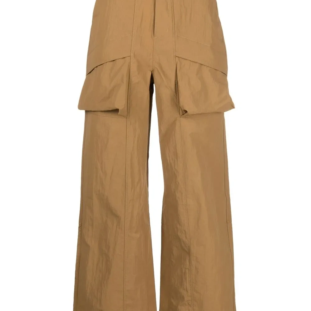 Широкие брюки с накладным карманом