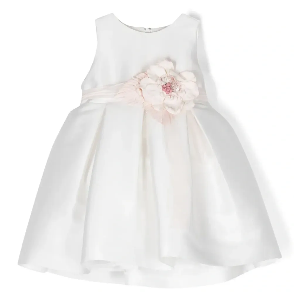 Платье с пышной юбкой и цветочной аппликацией