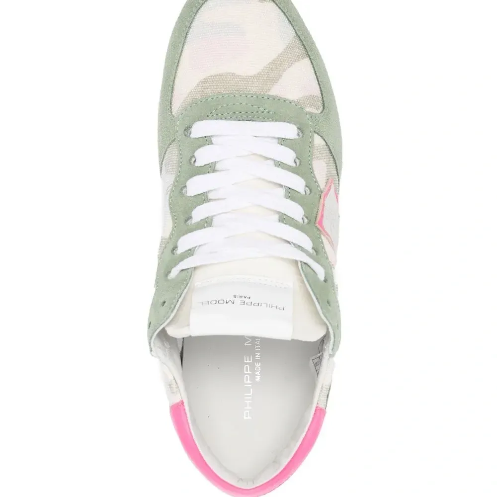 Кроссовки с камуфляжным узором