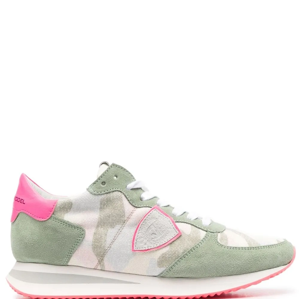 Кроссовки с камуфляжным узором Кроссовки с камуфляжным узором