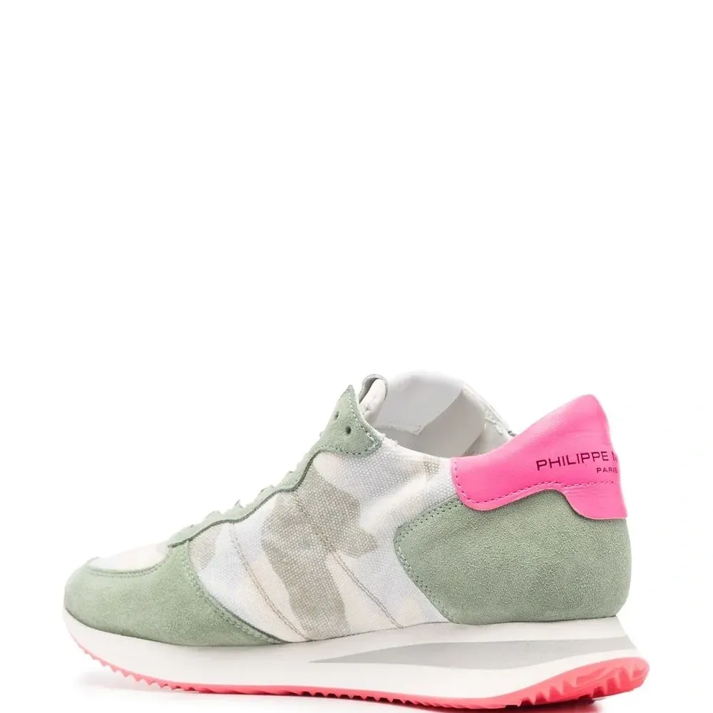 Кроссовки с камуфляжным узором