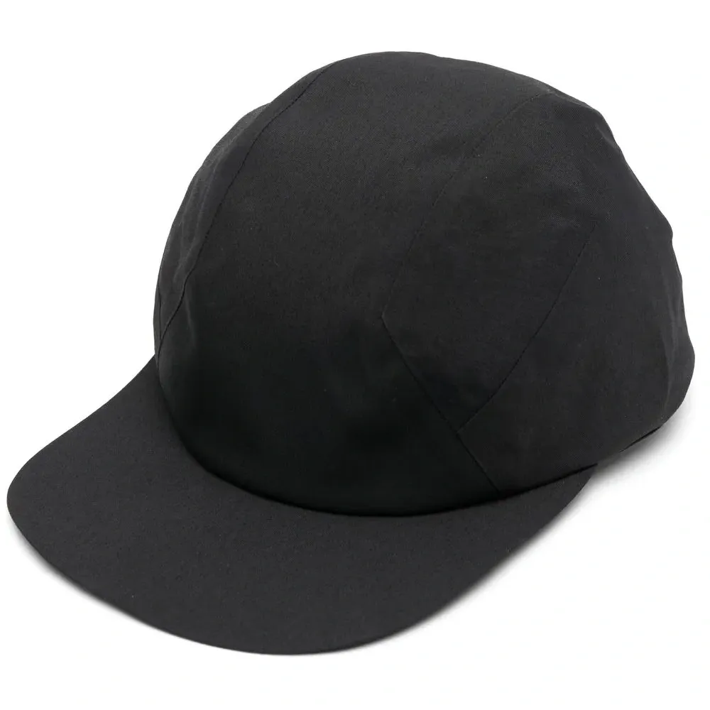 Однотонная бейсболка