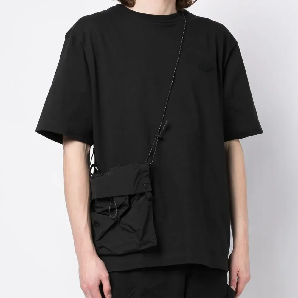 Футболка с карманом