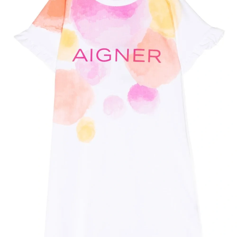 Платье с короткими рукавами и абстрактным принтом