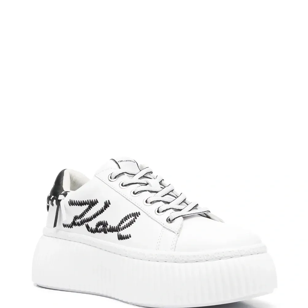 Кеды на платформе с вышитым логотипом