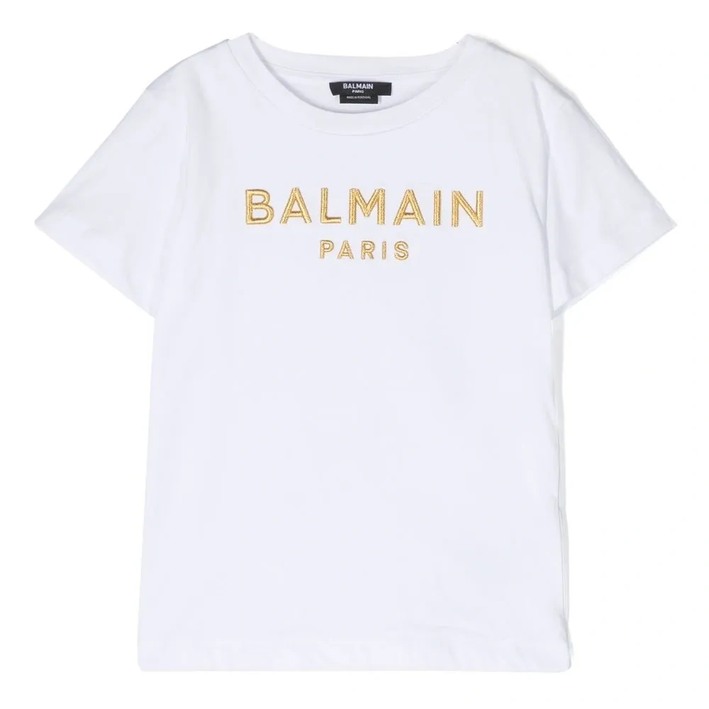 Футболка с вышитым логотипом