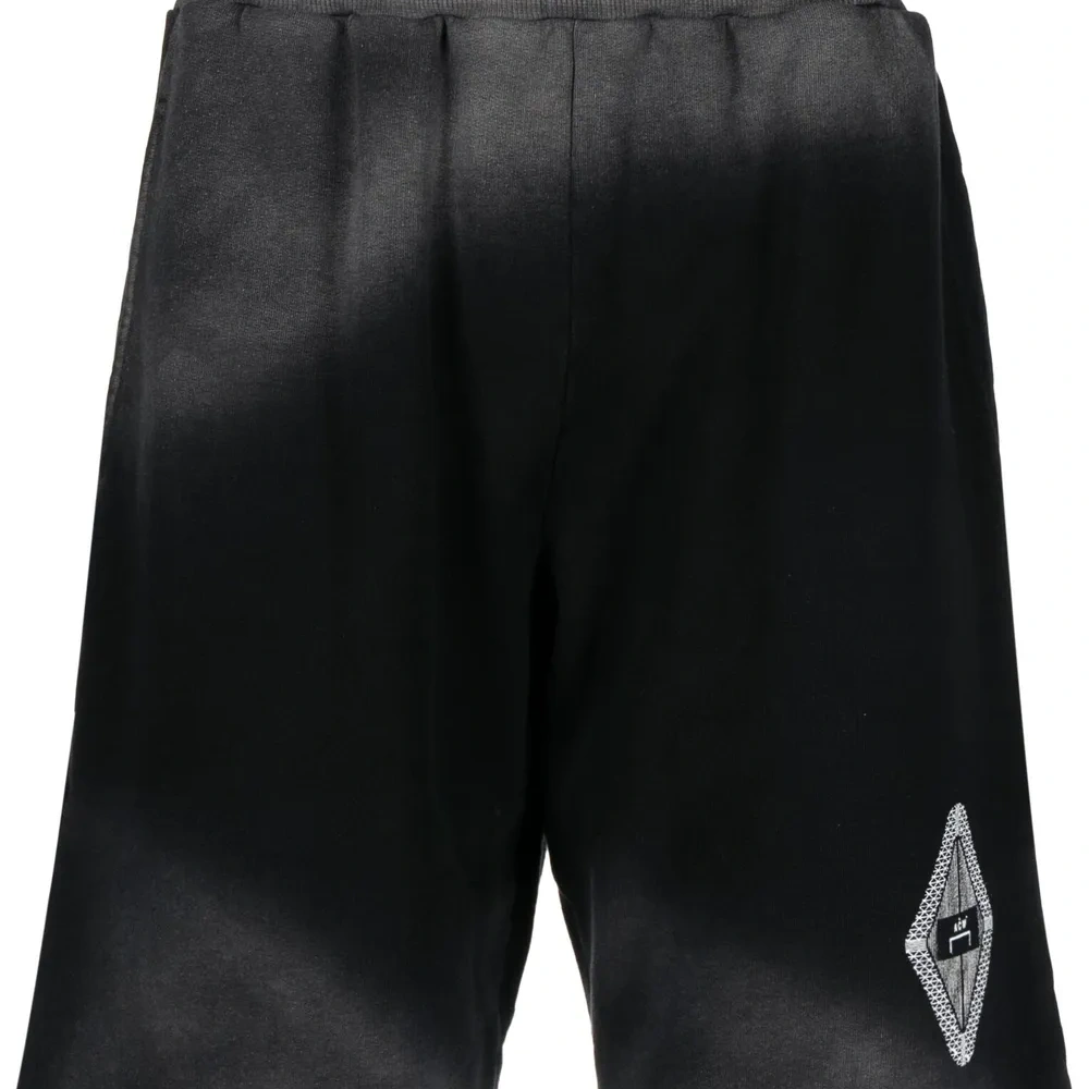 Спортивные шорты с эластичным поясом