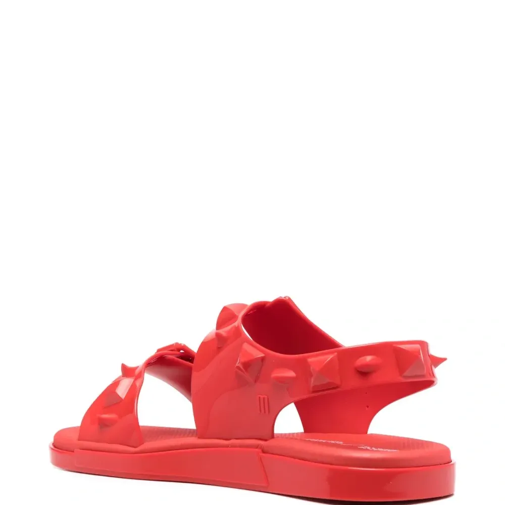 Сандалии с пряжками