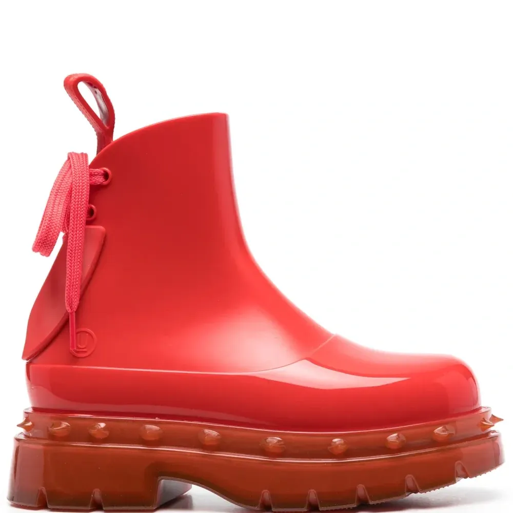 Резиновые ботинки