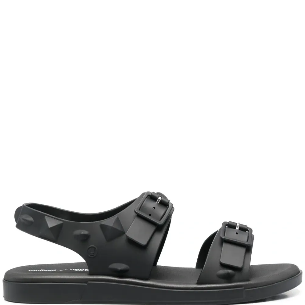 Сандалии с заклепками-шипами