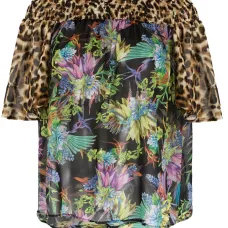 Блузка с открытыми плечами и принтом