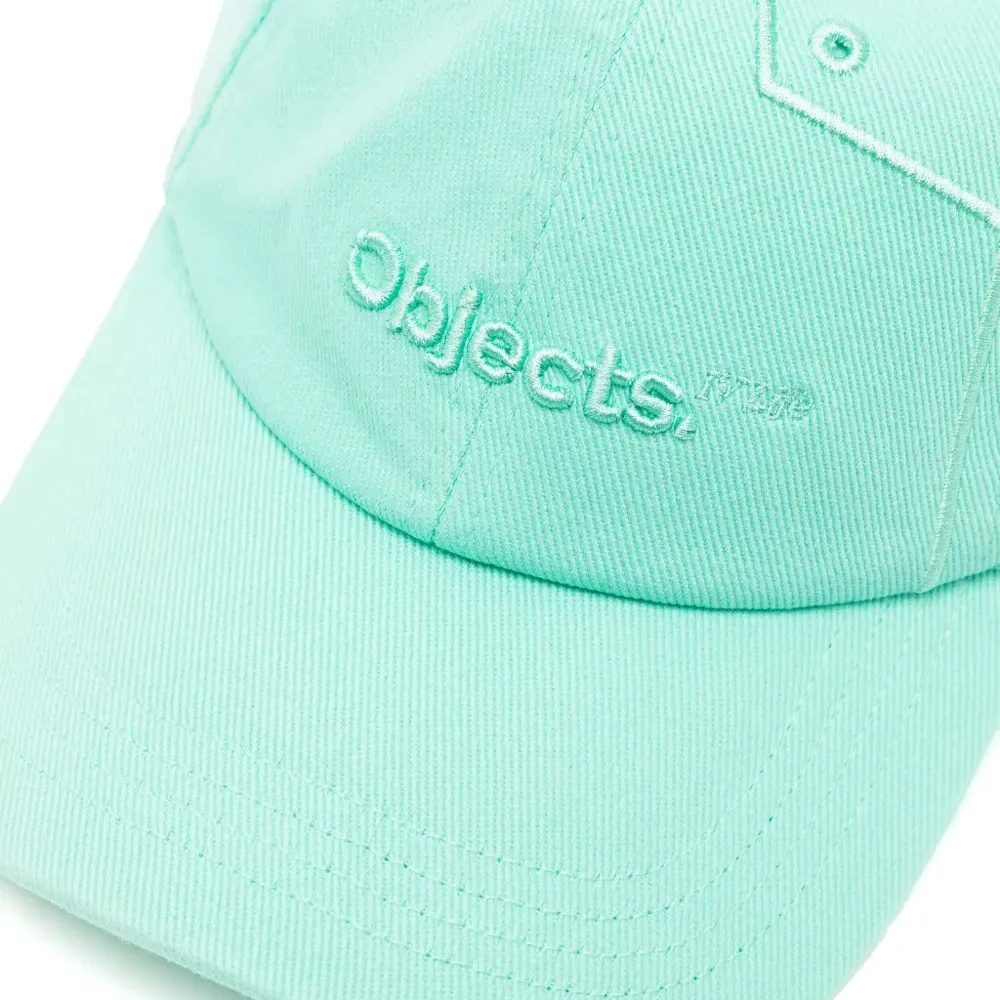 Бейсболка с вышитым логотипом