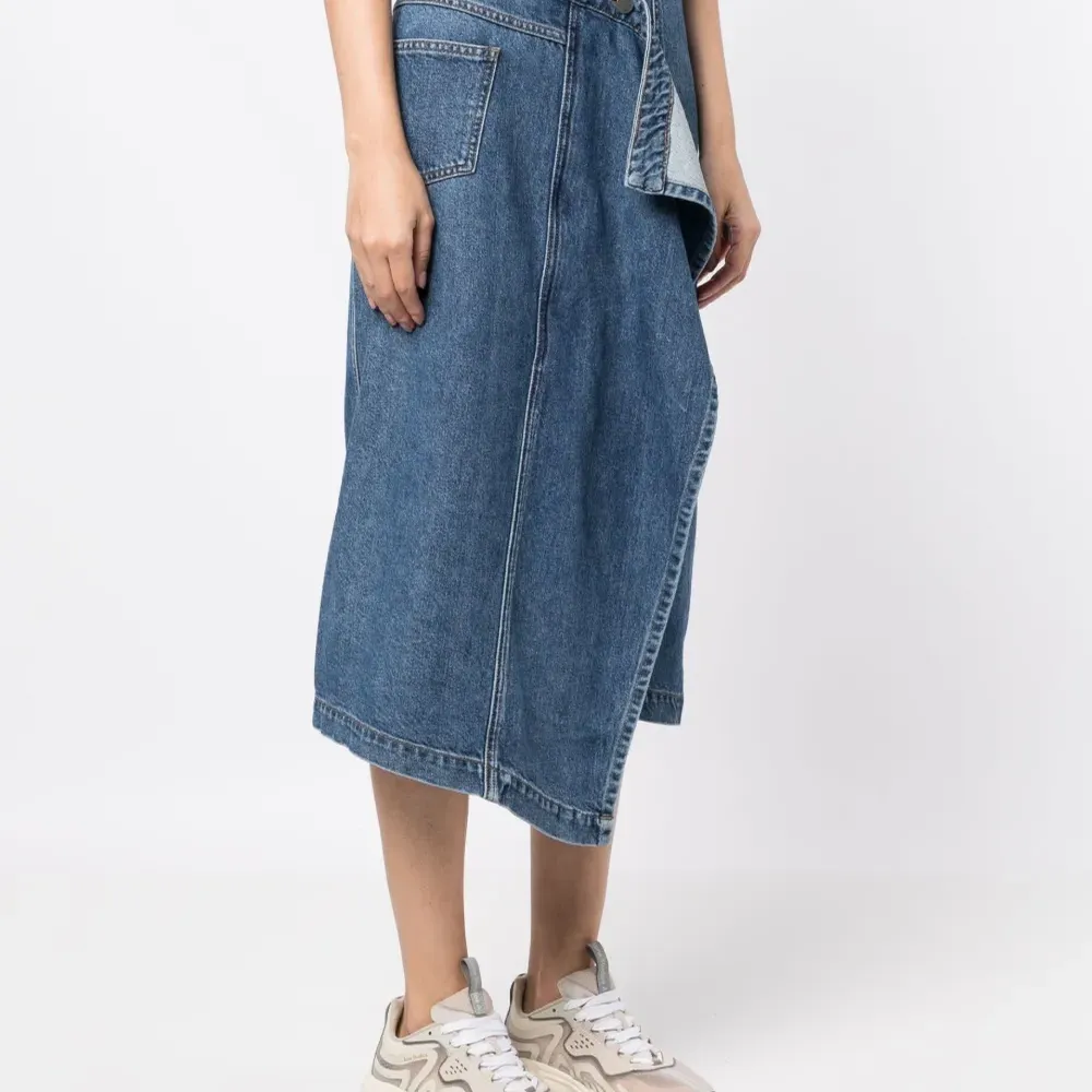 Джинсовая юбка асимметричного кроя