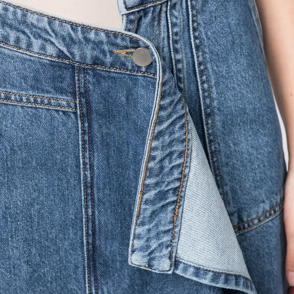 Джинсовая юбка асимметричного кроя