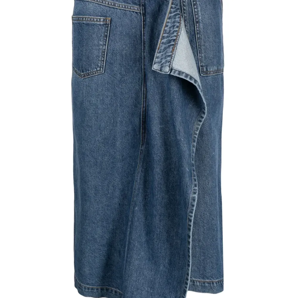 Джинсовая юбка асимметричного кроя