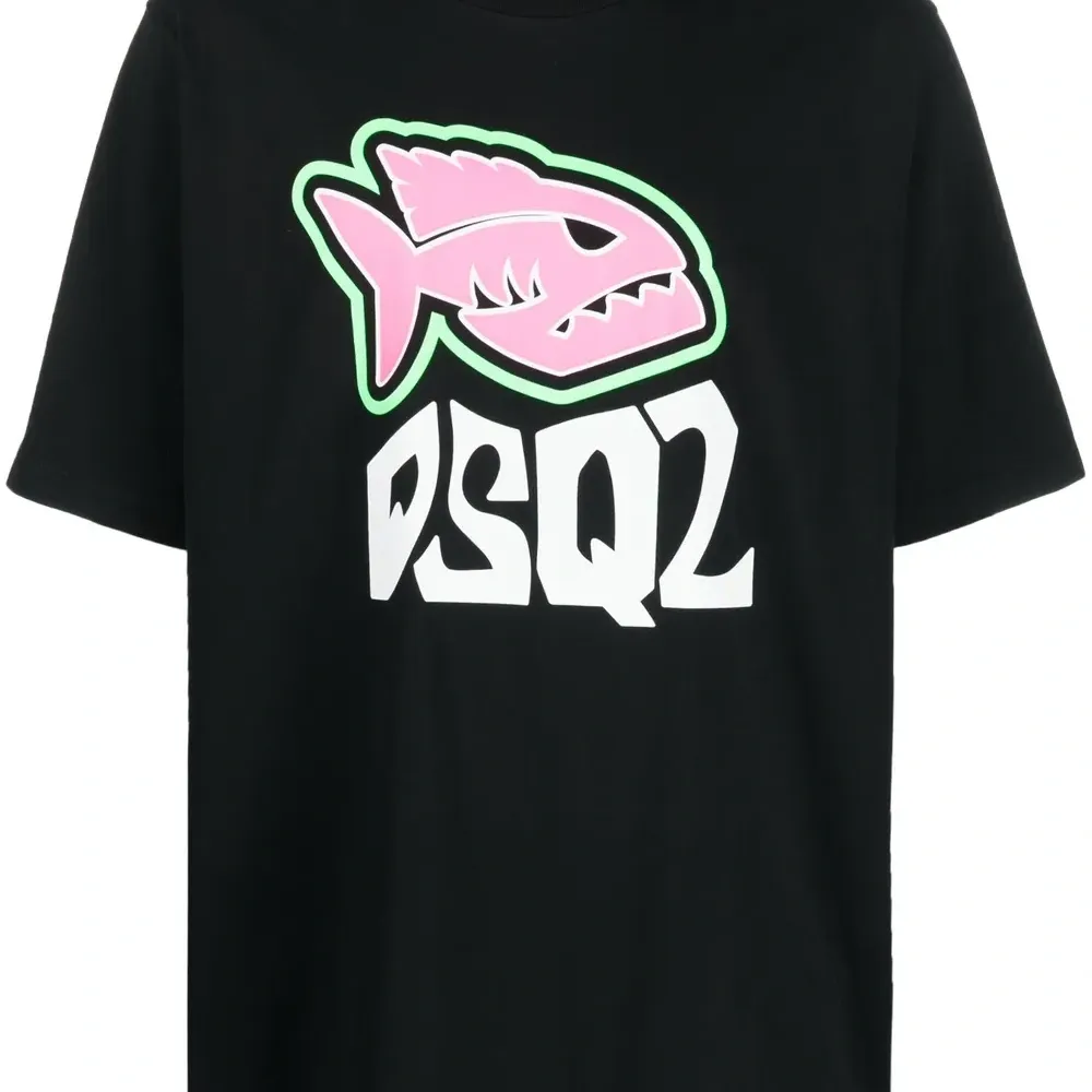 Футболка с логотипом