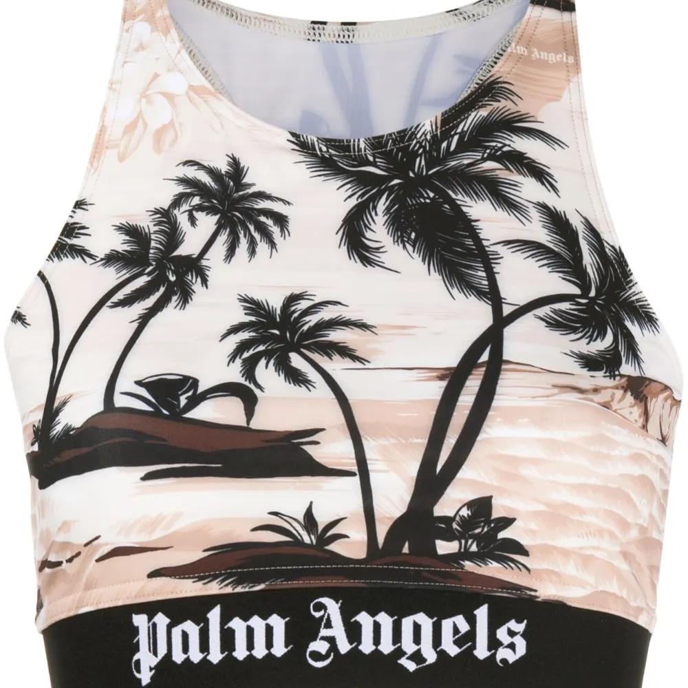 Укороченный спортивный топ с принтом