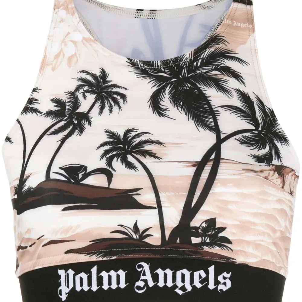 Укороченный спортивный топ с принтом