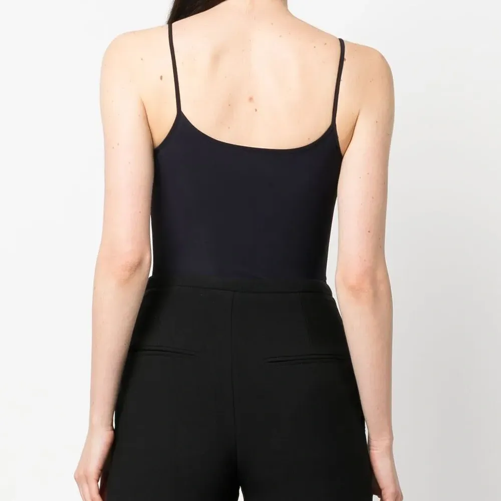 Боди с V-образным вырезом