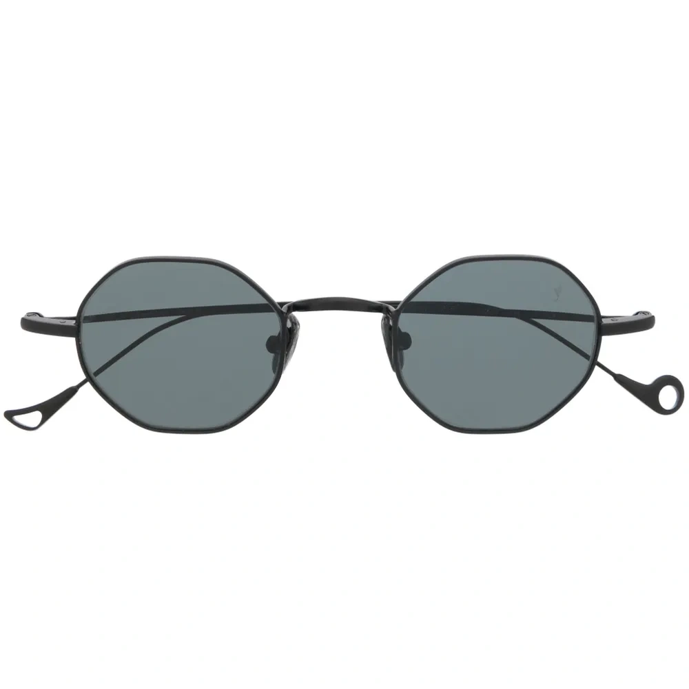 Солнцезащитные очки в круглой оправе