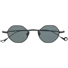 Солнцезащитные очки в круглой оправе