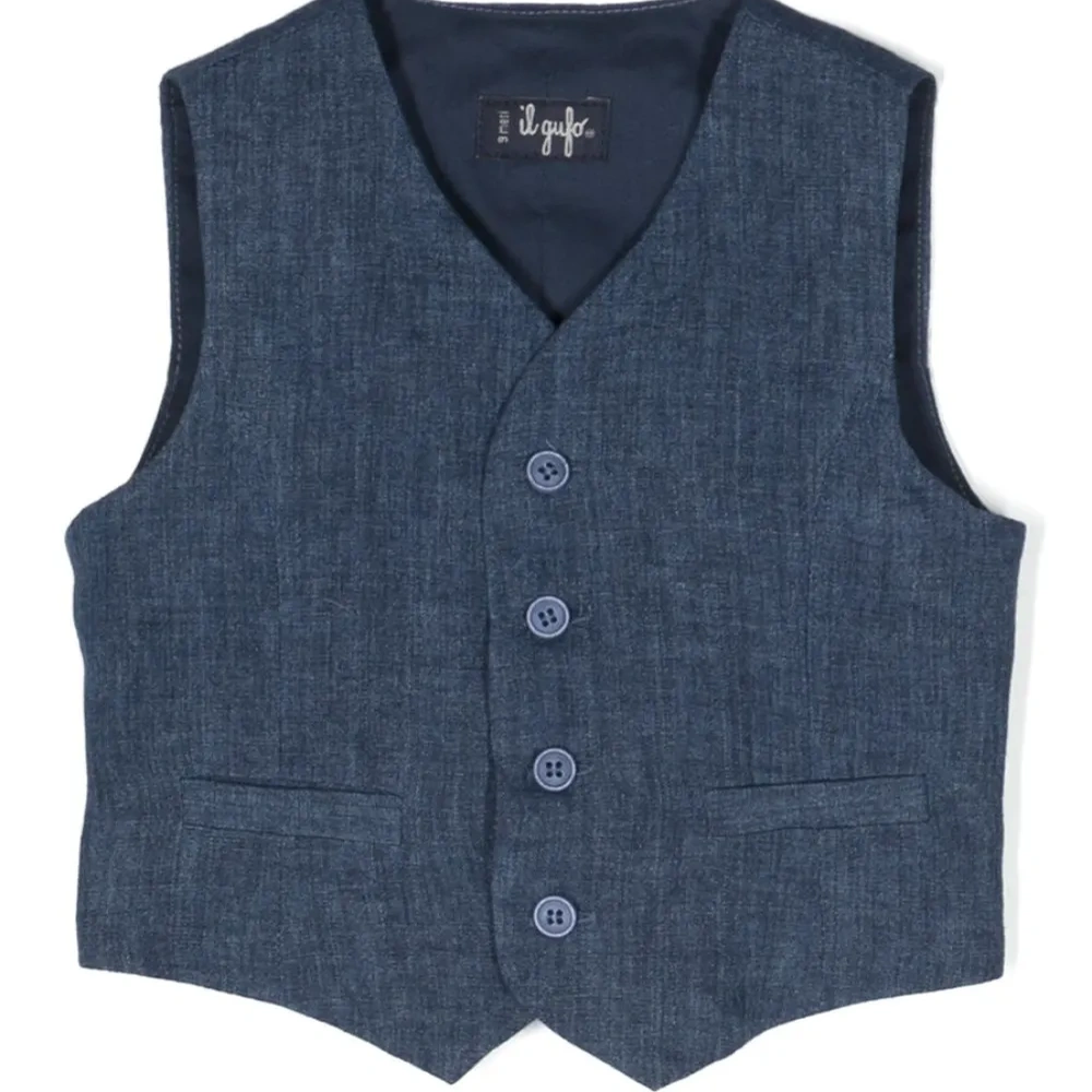 Жилет на пуговицах