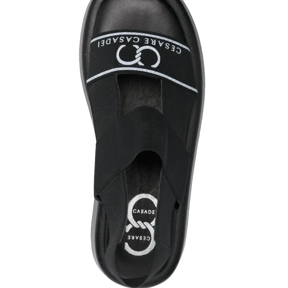 Дутые сандалии