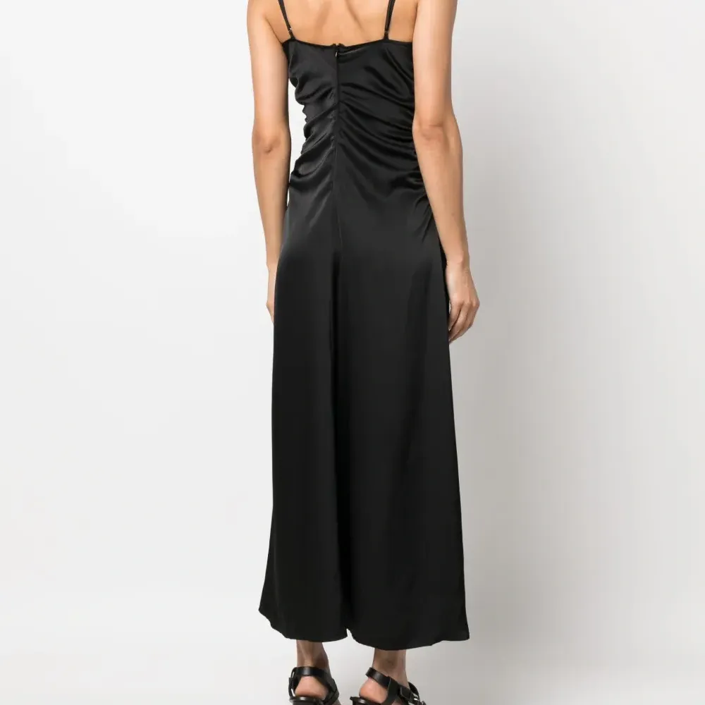 Платье с сатиновым блеском и драпировкой Платье с сатиновым блеском и драпировкой