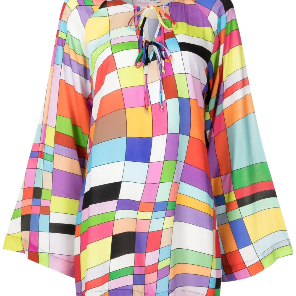 платье с длинными рукавами и графичным принтом