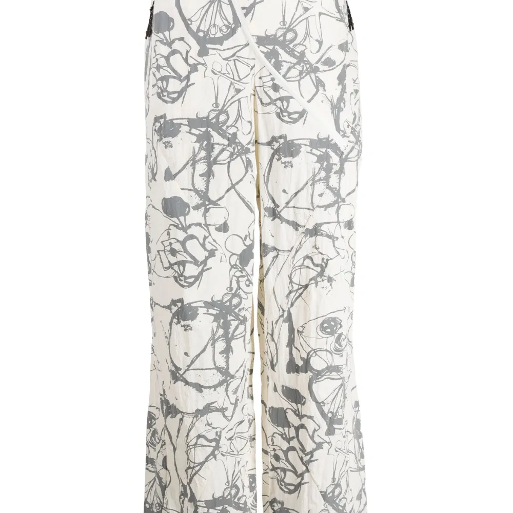 Прямые брюки с абстрактным принтом