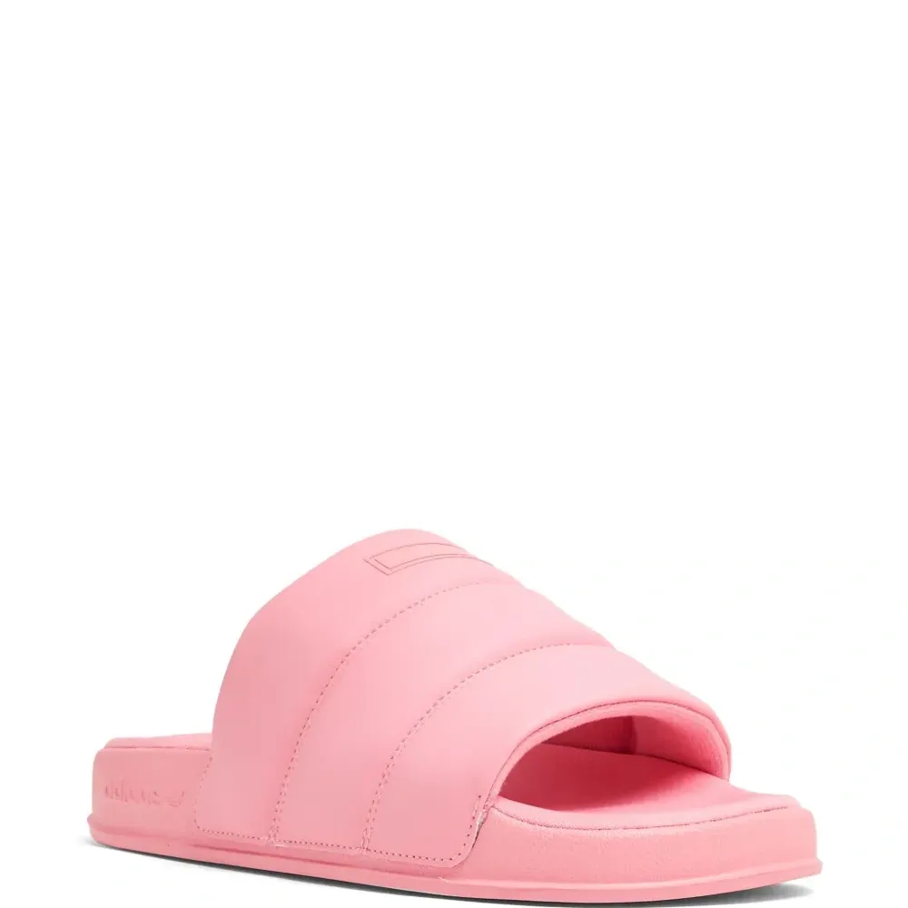 Шлепанцы с тисненым логотипом