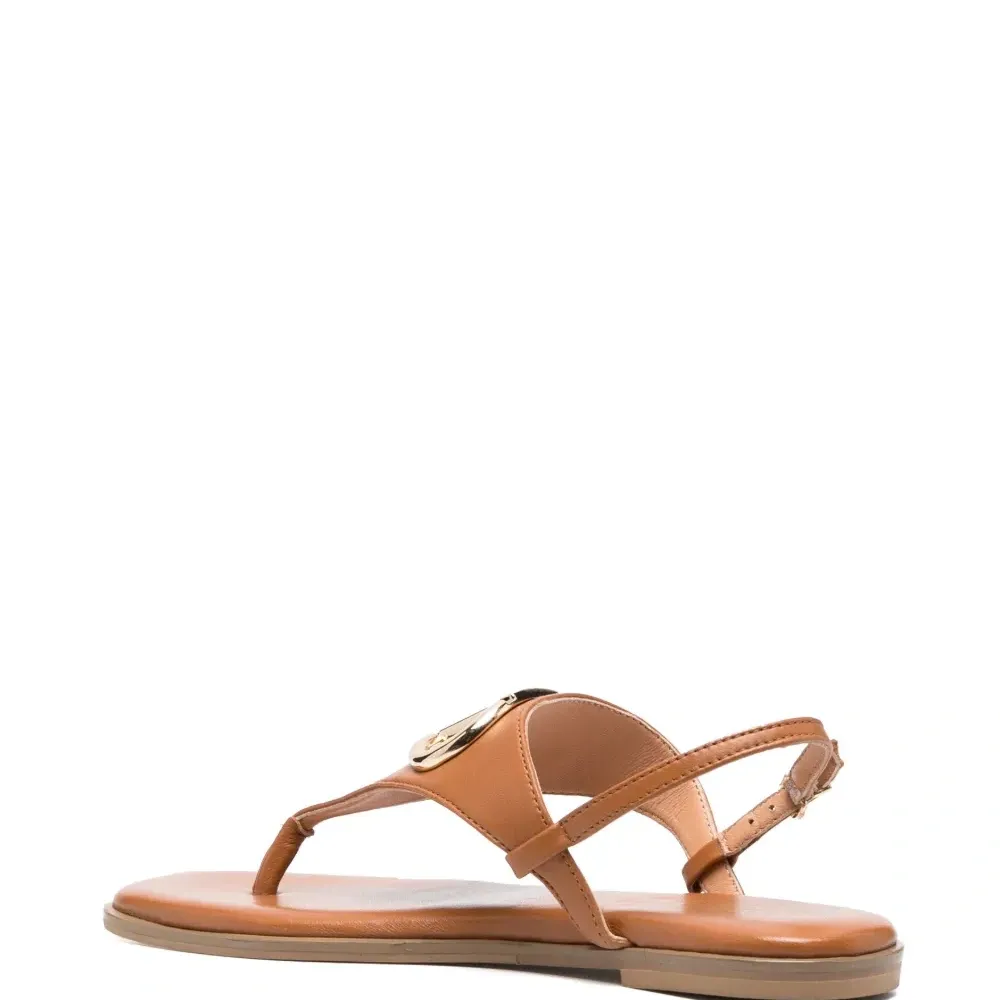 Сандалии с гравированным логотипом