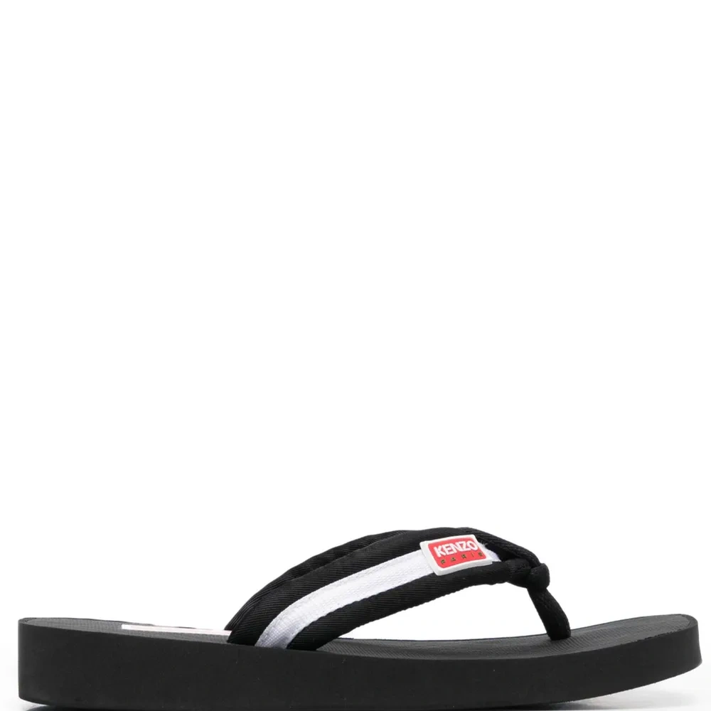 Шлепанцы в полоску с нашивкой-логотипом