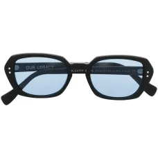 Солнцезащитные очки в квадратной оправе Солнцезащитные очки в квадратной оправе